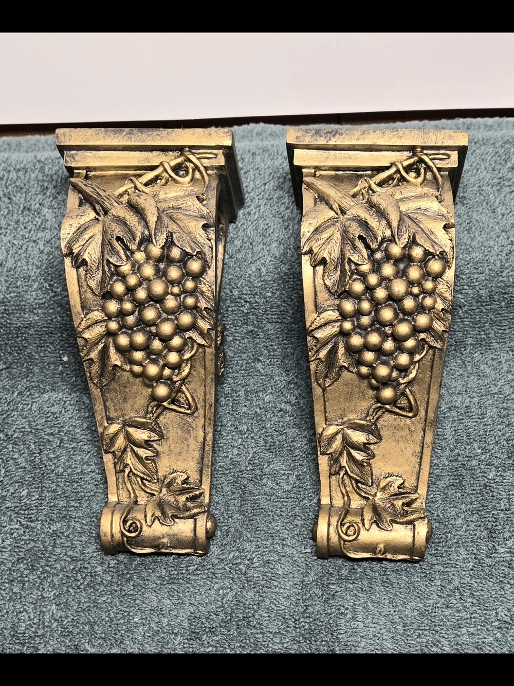 JCPenney Vintage Grape Scarf Holders Wall Sconces Set 2